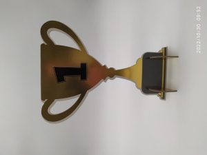 מרכז שולחן בצורת גביע